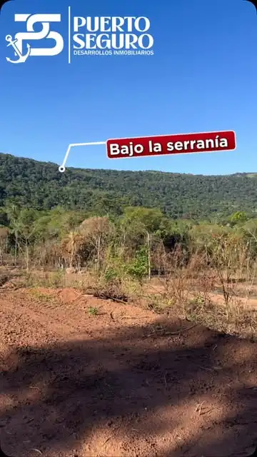 Terrenos abiertos al pie de la serranía vistos desde el aire